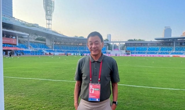 69岁前国脚：仍未退休，是上海女足总教练，儿子曾是中超最小球员